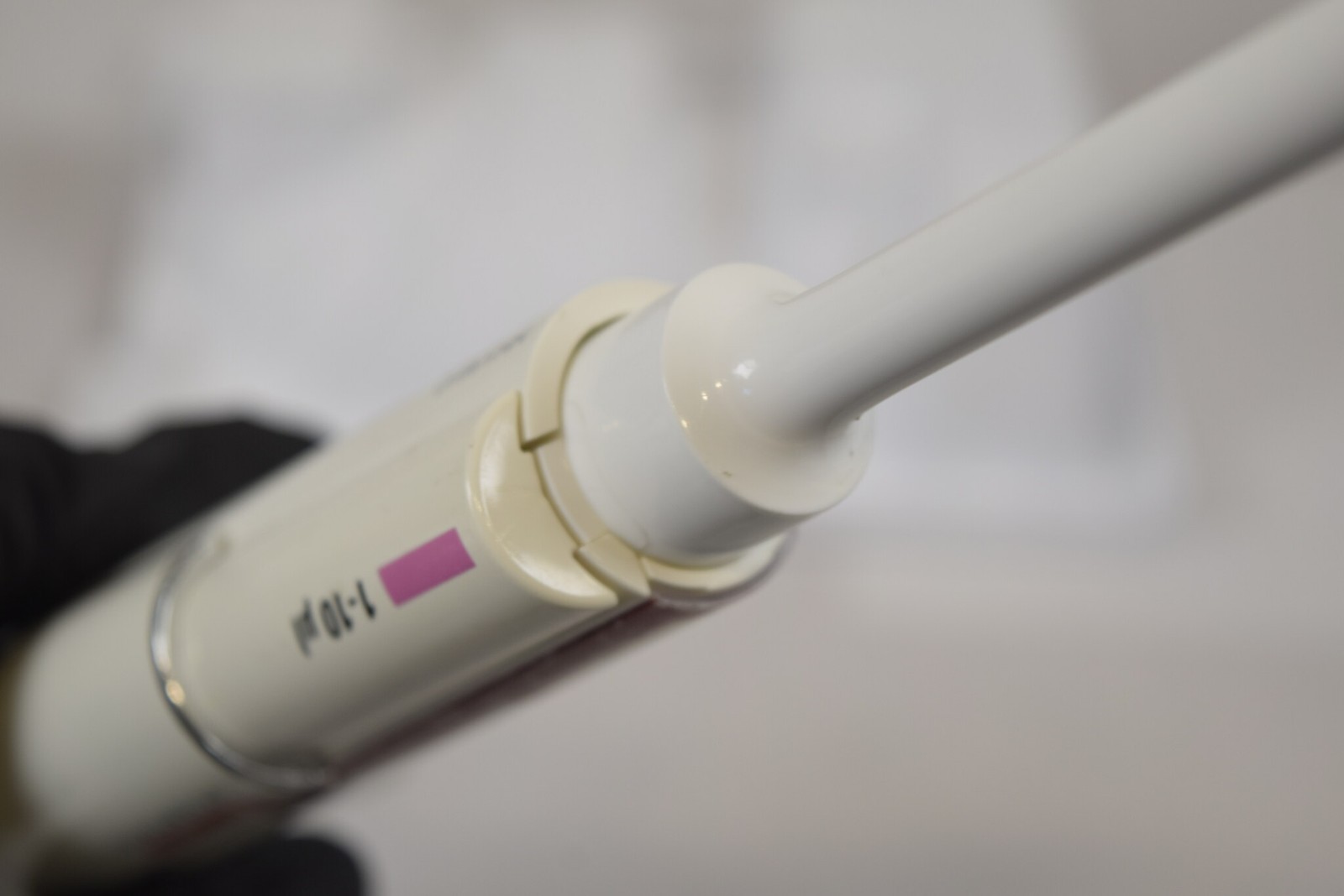 Thermo Finnpipette F1 1-10uL Pipette - Dial Overruns Range, Cracked, For Parts