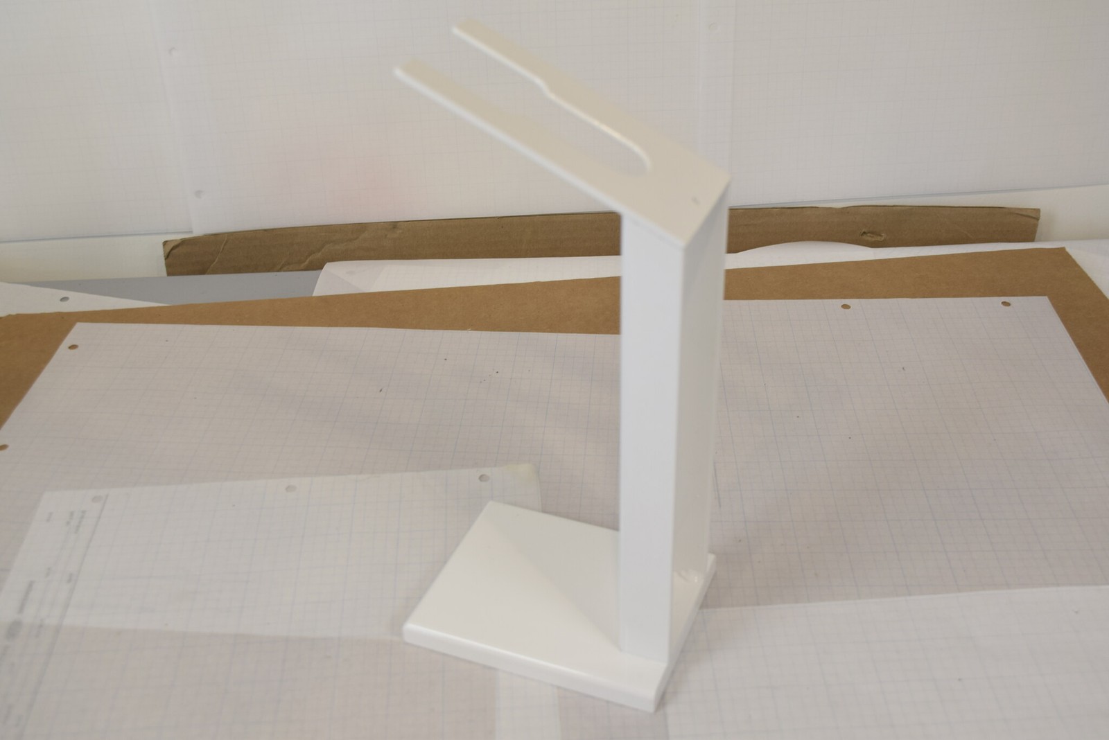 Matrix Technologies Single-Place Metal Pipette Bench Stand - White (Qty 4)