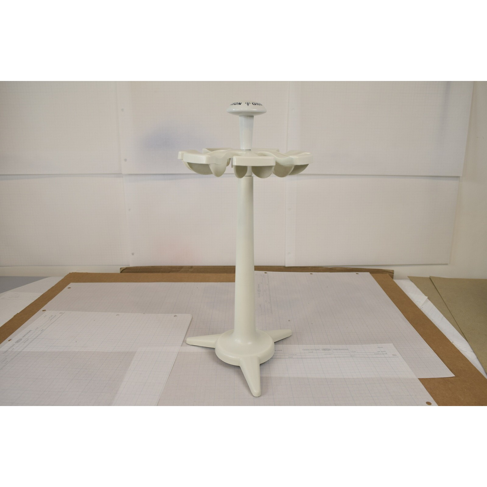 Gilson Carrousel 7-Place Rotating Pipette Stand - 14.5 in, Slight Spin Drag