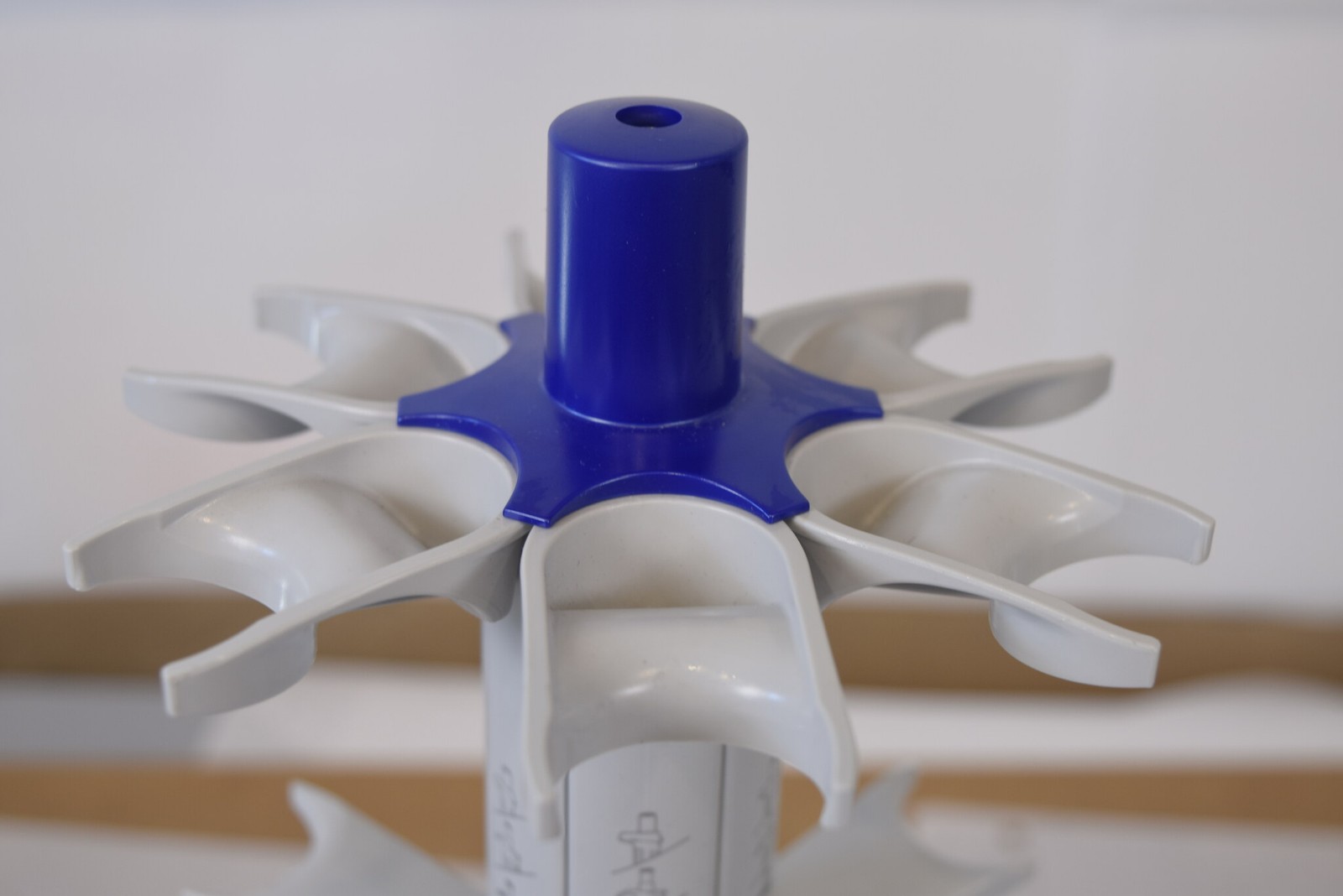 Eppendorf 6-Place Rotating Pipette Carousel Stand - Passive, Non-Charging