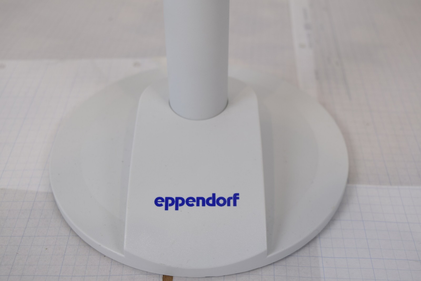 Eppendorf 6-Place Rotating Pipette Carousel Stand - Passive, Non-Charging