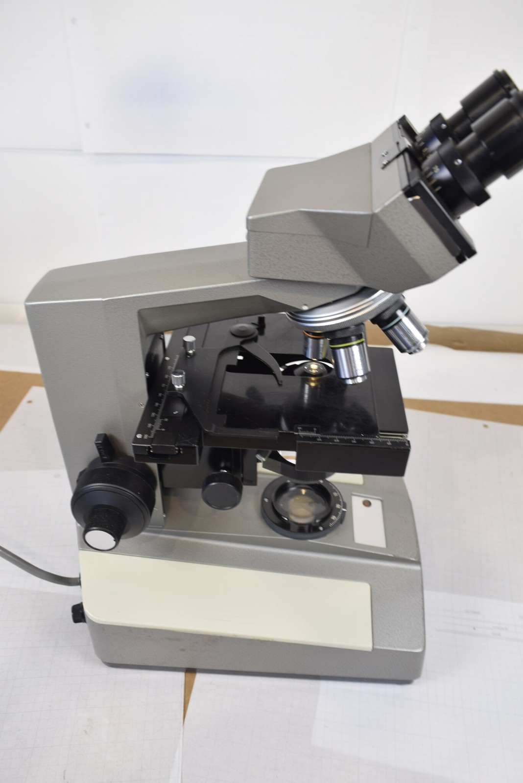 Olympus BHC Binocular Microscope, 4 Objectives 4x-100x Oil, 10x Eyepieces, Cover