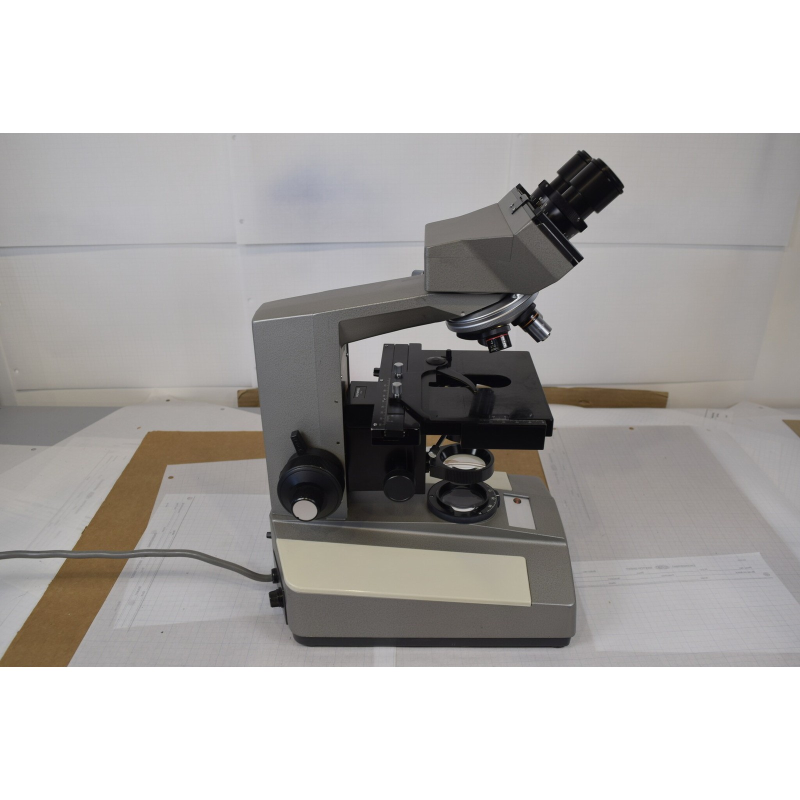 Olympus BHC Binocular Microscope, 4 Objectives 4x-100x Oil, 10x Eyepieces, Cover