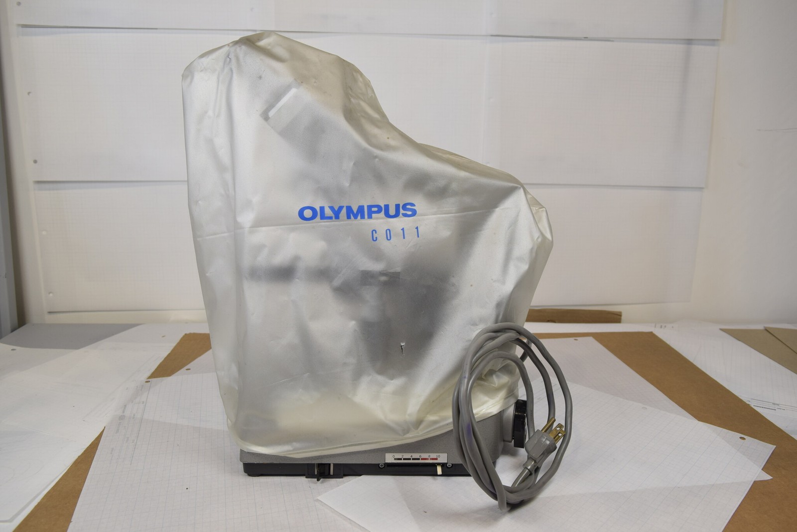 Olympus BHC Binocular Microscope, 4 Objectives 4x-100x Oil, 10x Eyepieces, Cover