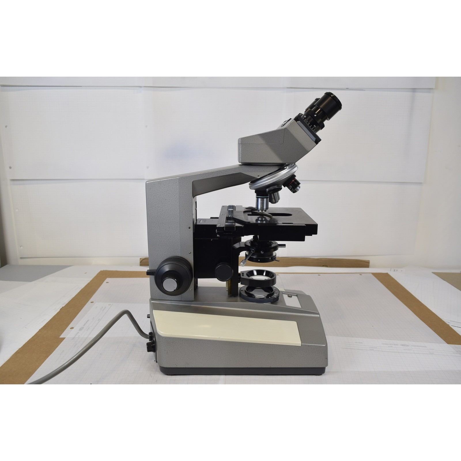 Olympus BHC Binocular Microscope, 4 Objectives 4x-100x Oil, 10x Eyepieces, Cover