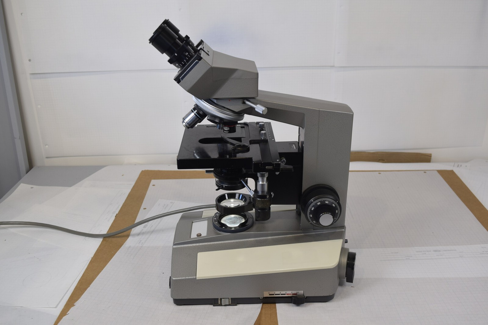 Olympus BHC Binocular Microscope, 4 Objectives 4x-100x Oil, 10x Eyepieces, Cover