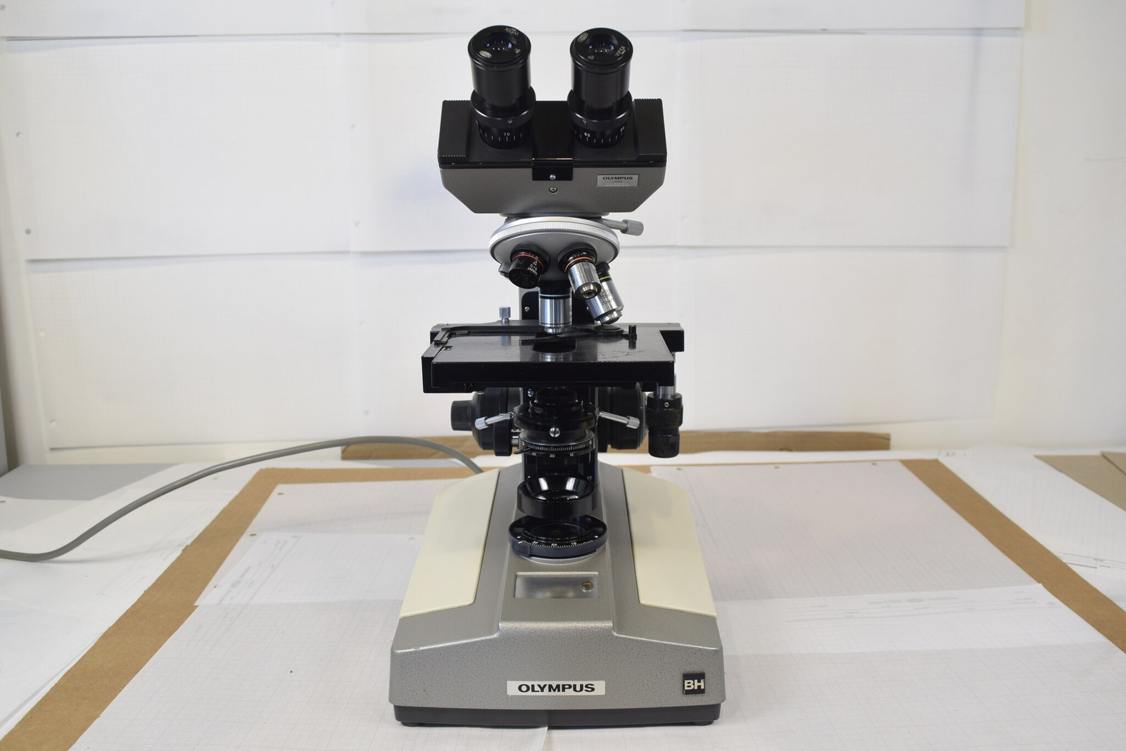 Olympus BHC Binocular Microscope, 4 Objectives 4x-100x Oil, 10x Eyepieces, Cover