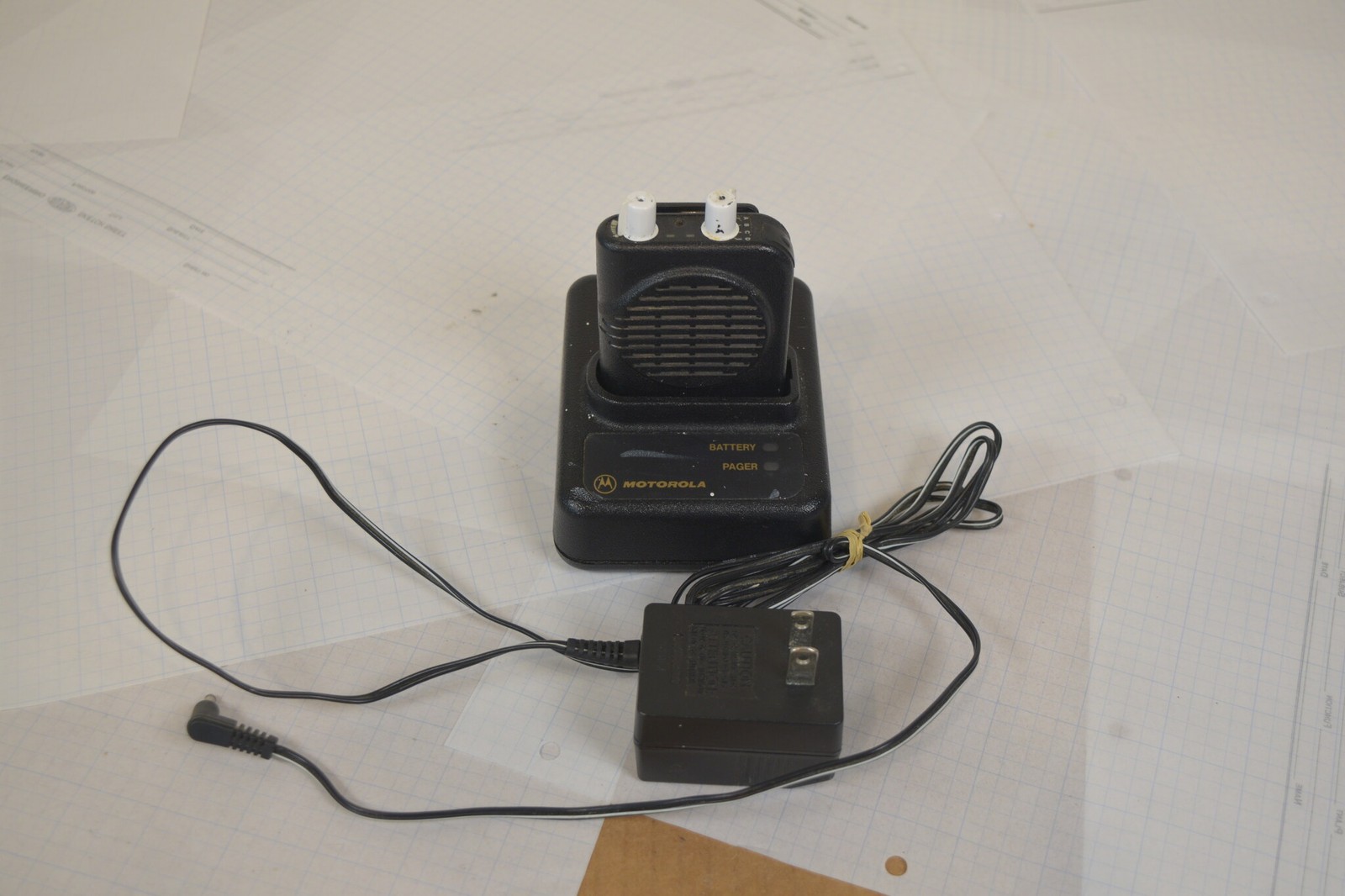 Motorola Minitor IV VHF 155.05MHz Voice Pager A03KUS7238BC Tested - Charger Dead