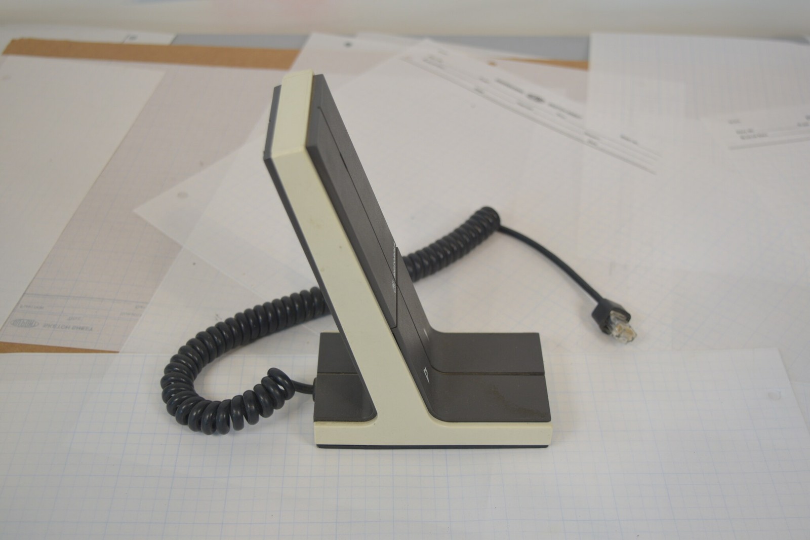 Vintage 1994 Motorola HMN1038BZ Desk Microphone RJ45 Plug Beige Base Station Mic