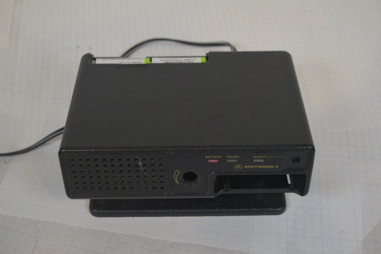 Motorola NYN8348A Minitor IV Amplified Charger + NRN4987A 12V Supply - No Knob
