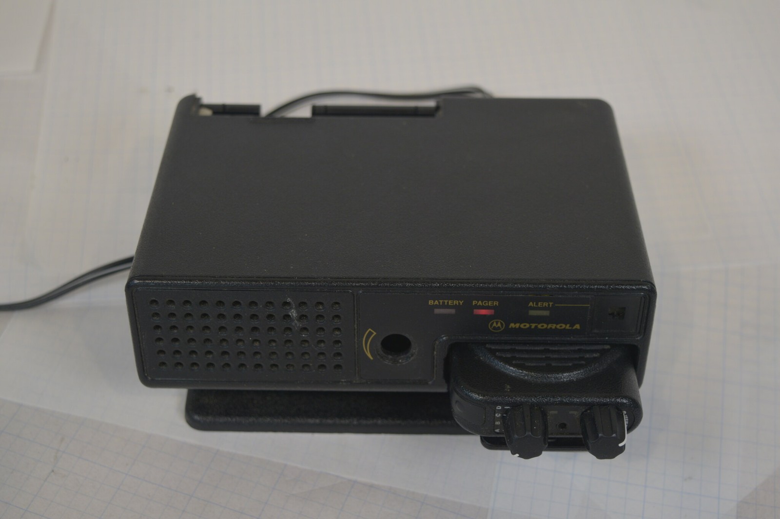 Motorola NYN8348A Minitor IV Amplified Charger + NRN4987A 12V Supply - No Knob