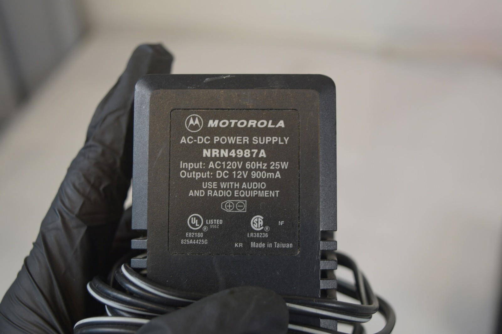 Motorola NYN8348A Minitor IV Amplified Charger + NRN4987A 12V Supply - No Knob