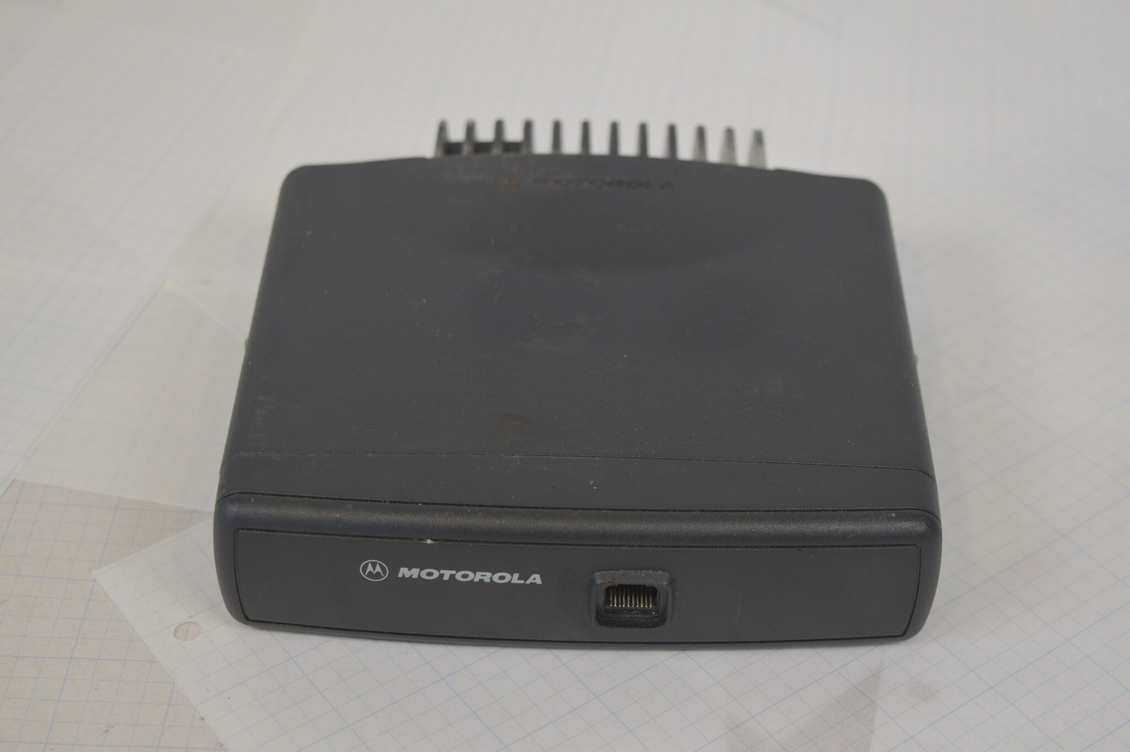 Motorola CDM1550 LS VHF 136-174MHz Remote Mount AAM25KKF9DU6AN Head Mic RX OK
