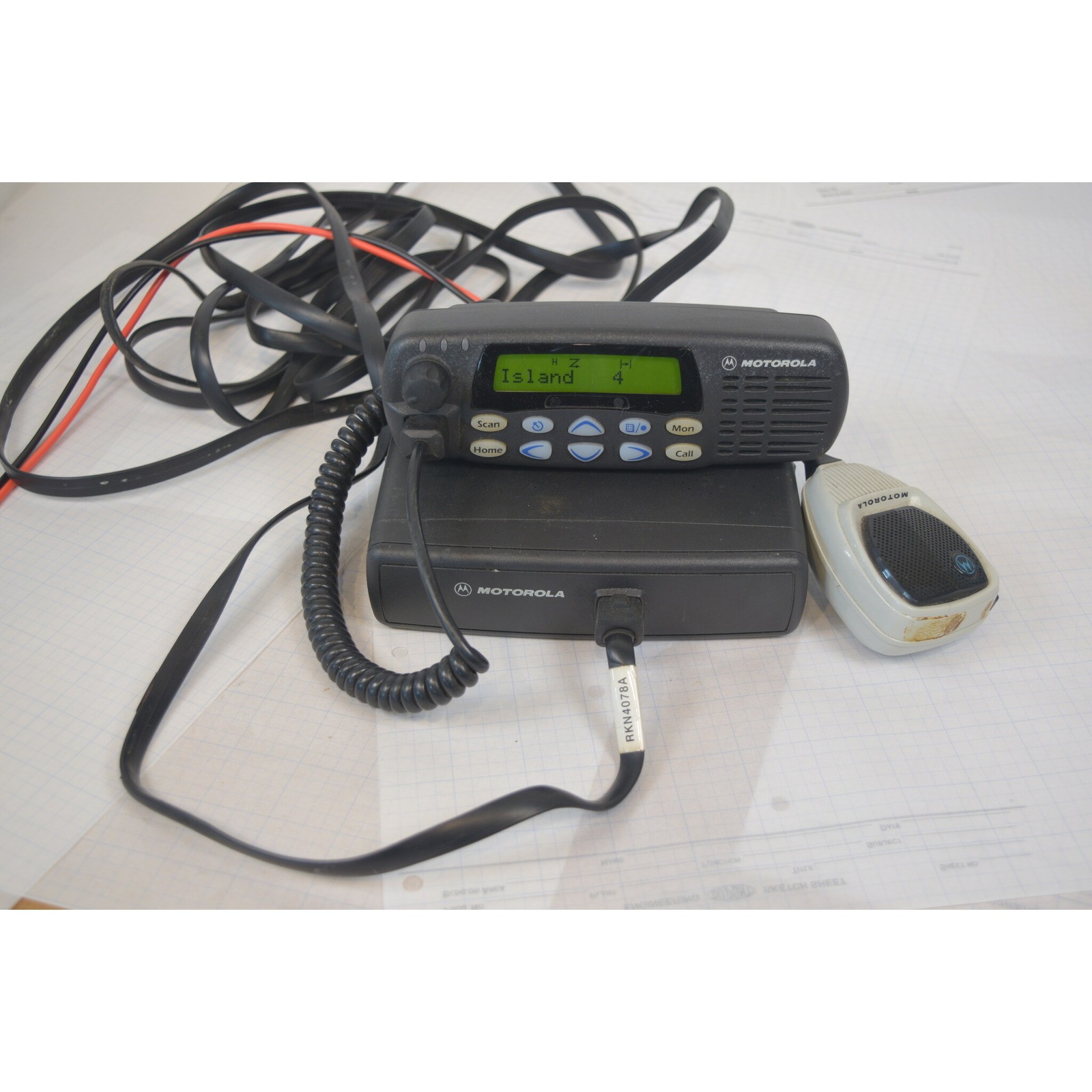 Motorola CDM1550 LS VHF 136-174MHz Remote Mount AAM25KKF9DU6AN Head Mic RX OK