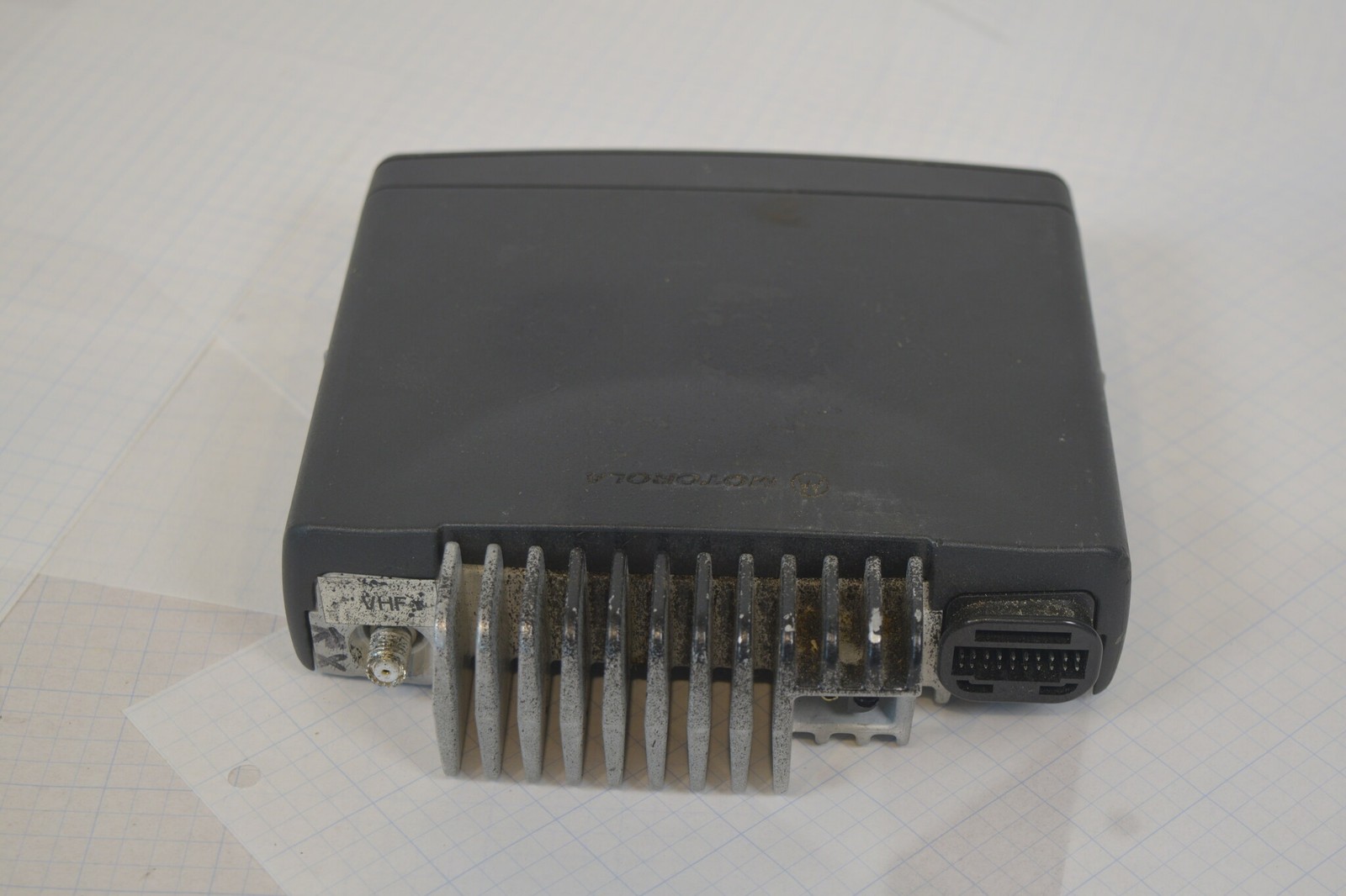 Motorola CDM1550 LS VHF 136-174MHz Remote Mount AAM25KKF9DU6AN Head Mic RX OK