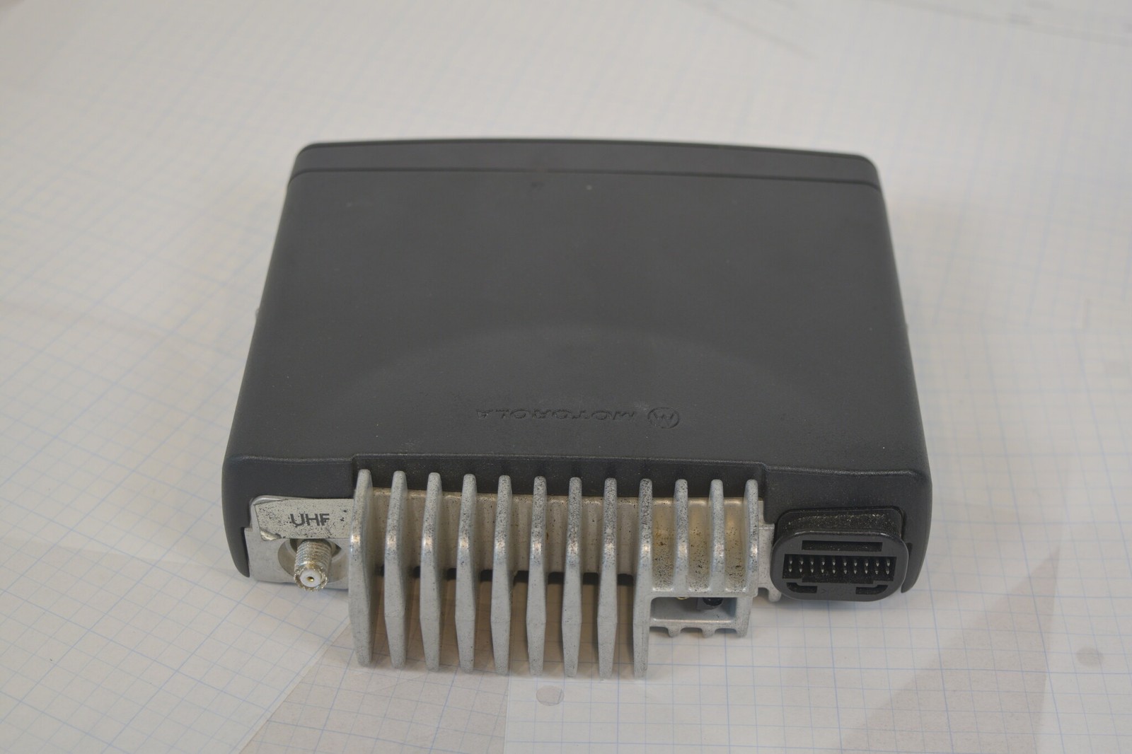Motorola CDM1550 LS+ UHF 450-512MHz Remote Mount AAM25SKF9DP6AN Head Mic RX OK
