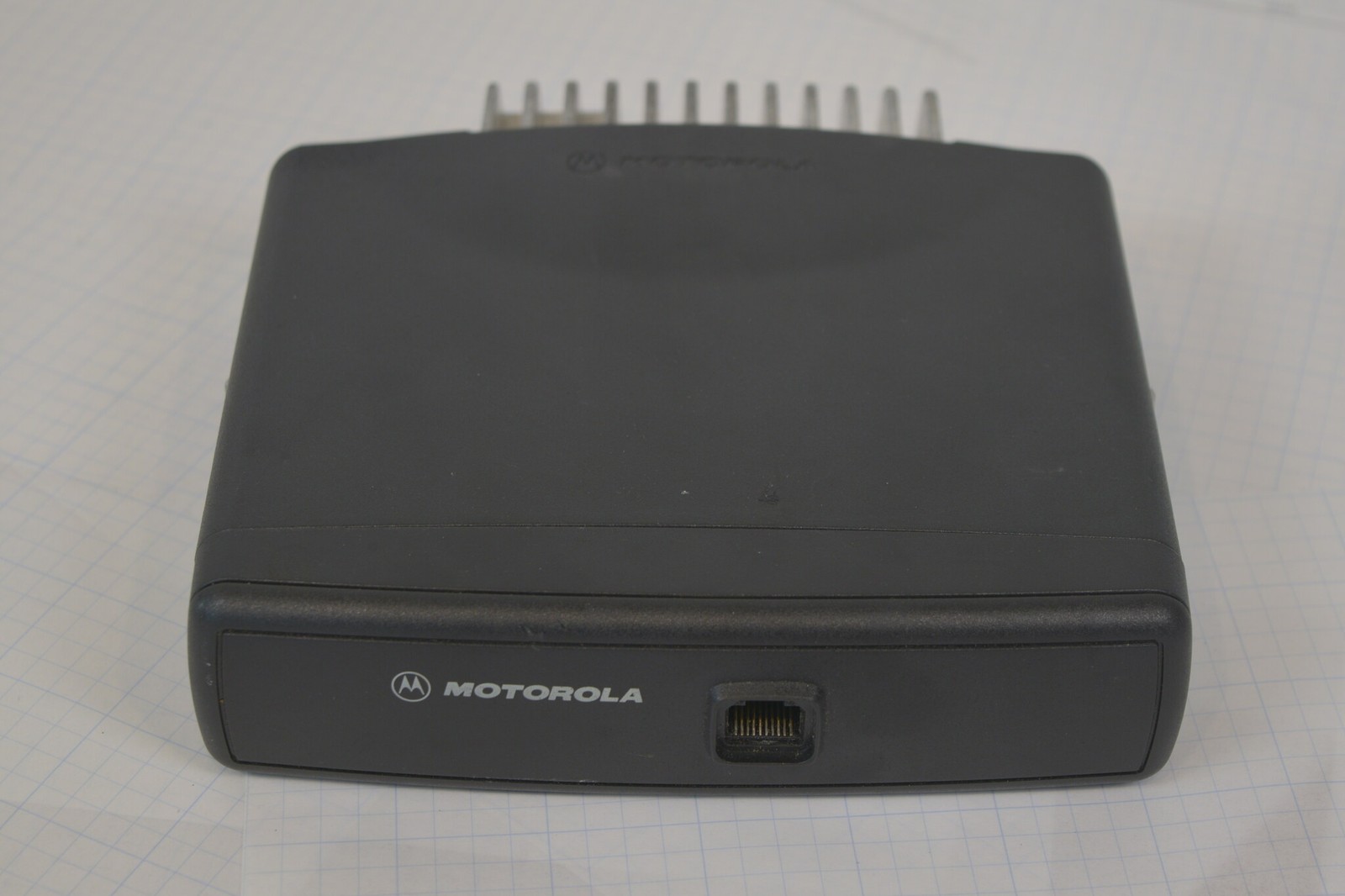 Motorola CDM1550 LS+ UHF 450-512MHz Remote Mount AAM25SKF9DP6AN Head Mic RX OK