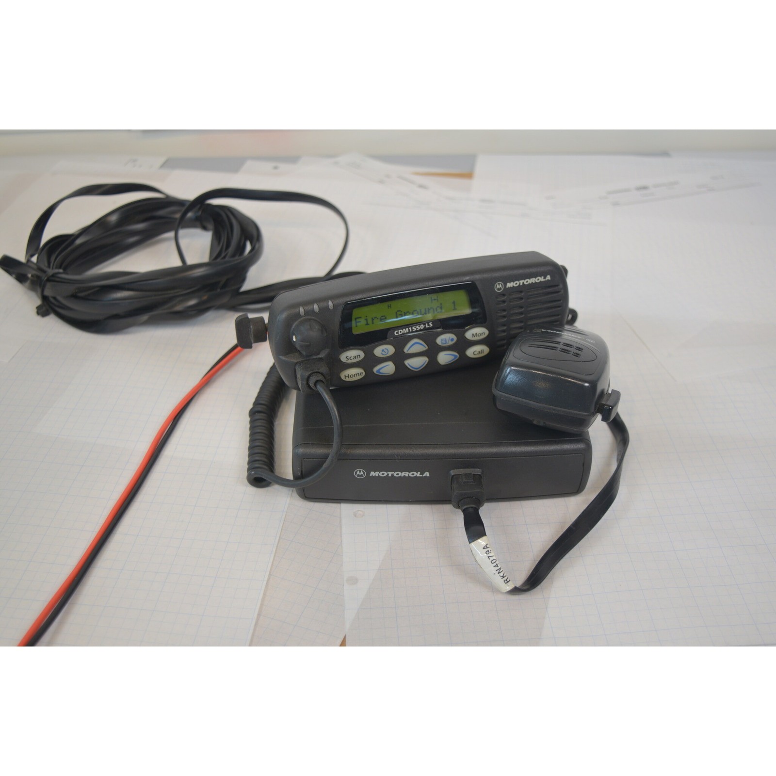 Motorola CDM1550 LS+ UHF 450-512MHz Remote Mount AAM25SKF9DP6AN Head Mic RX OK