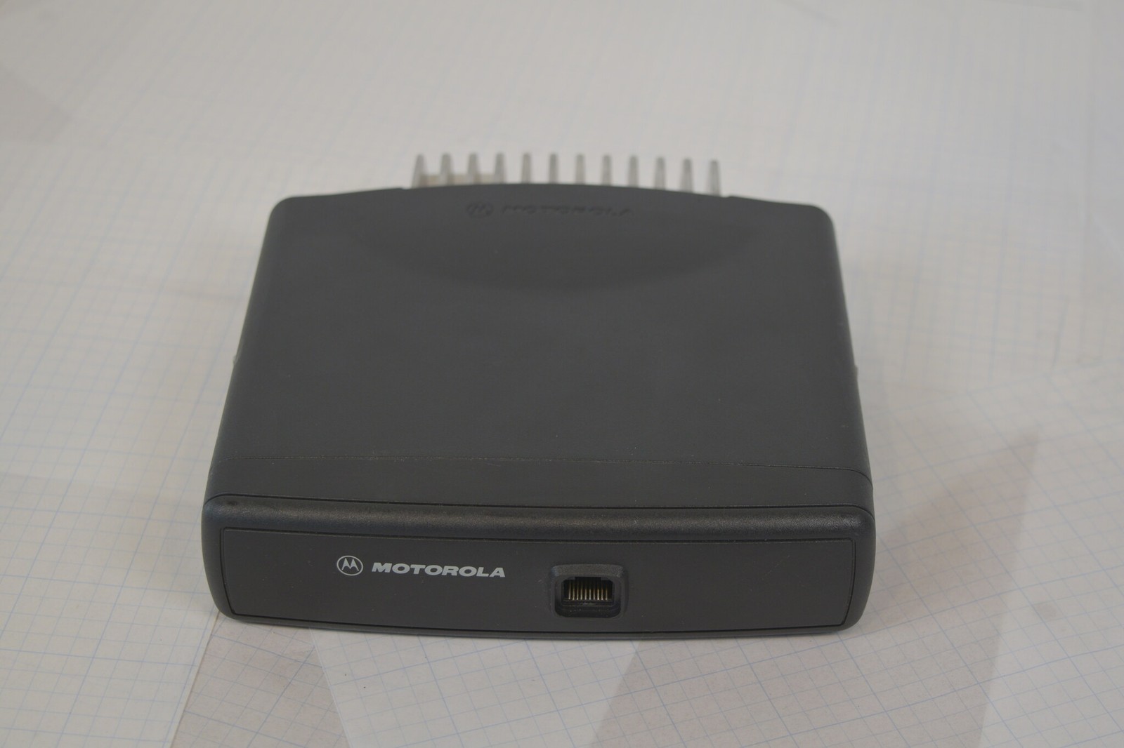 Motorola CDM1550 LS+ VHF 136-174MHz Remote Mount AAM25KKF9DP6AN Head Mic RX OK