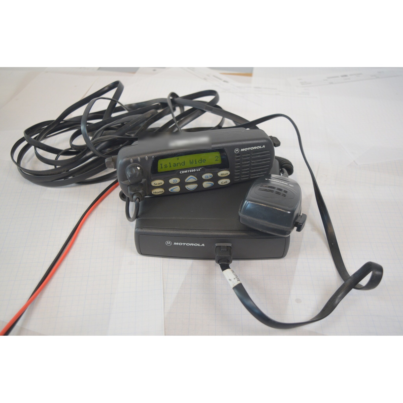 Motorola CDM1550 LS+ VHF 136-174MHz Remote Mount AAM25KKF9DP6AN Head Mic RX OK
