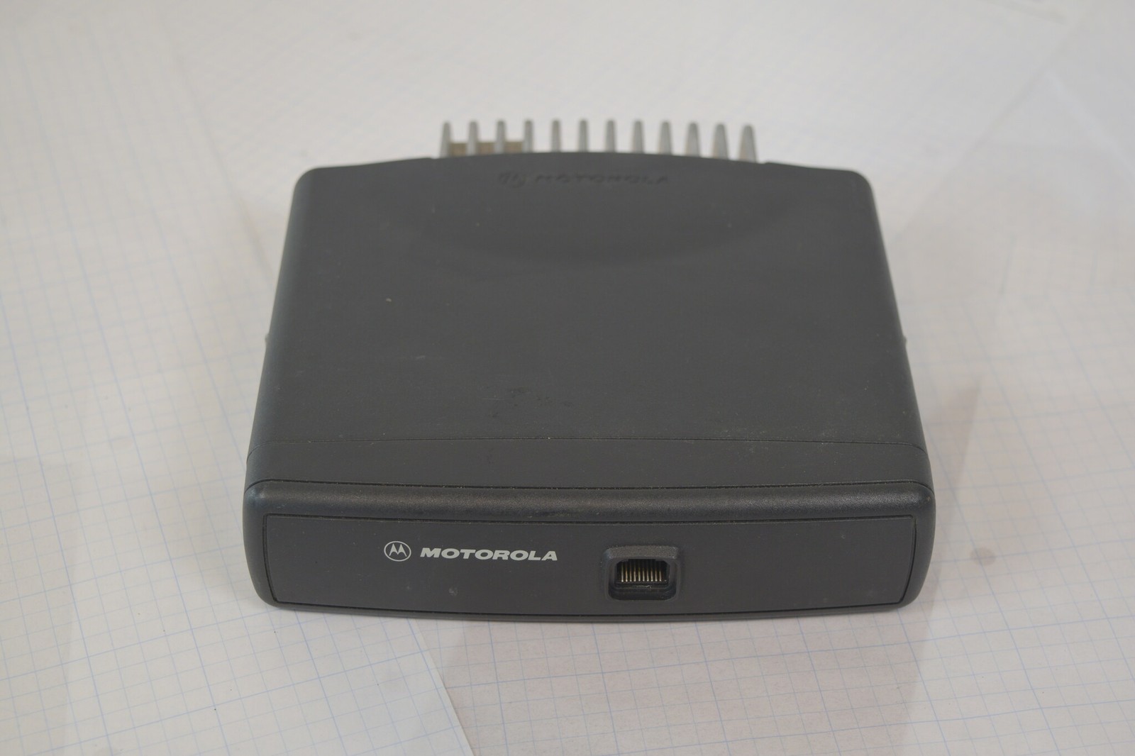 Motorola CDM1550 LS VHF 136-174MHz Remote Mount AAM25KKF9DU6AN Head Mic RX OK