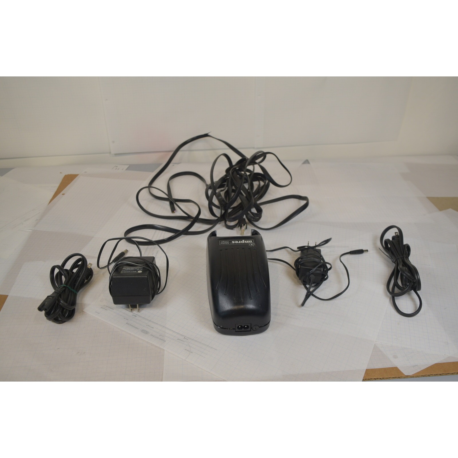 Motorola Impres WPLN4114AR Charger For Parts + 2x 8V Adapter 2580384R41 Lot