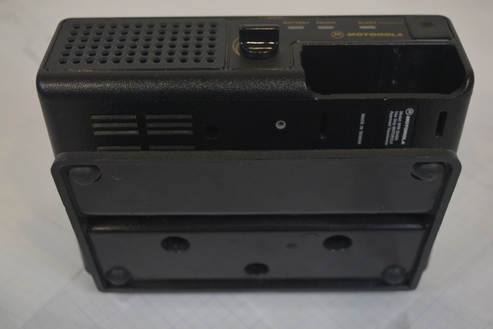 Motorola Minitor IV VHF Voice Pager + NYN8348A Amplified Charger + 12V Supply