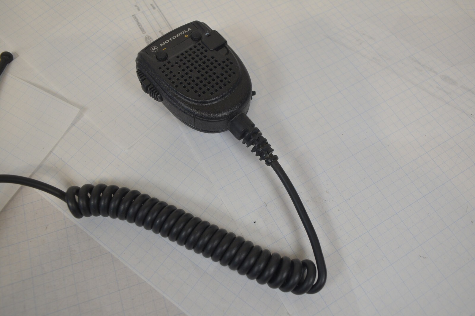 Motorola XTS2500 Model II 700/800 MHz P25 Radio H46UCF9PW6BN + RMN5038A Mic