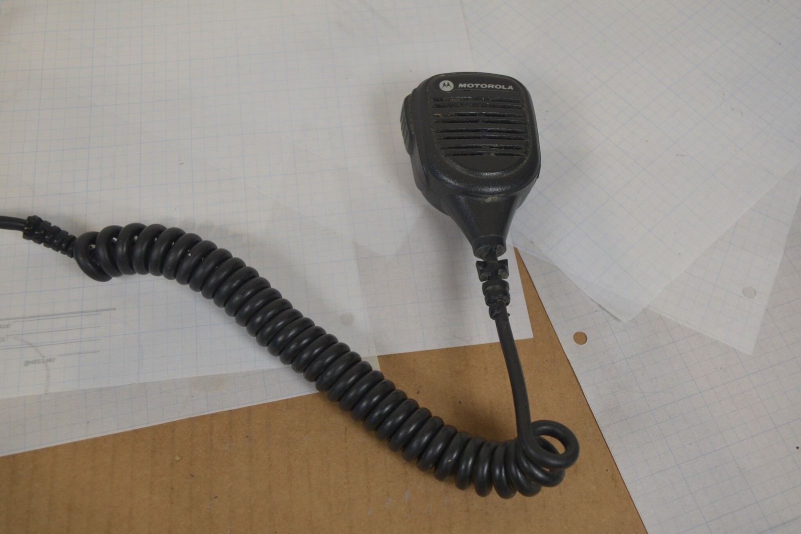 Motorola XTS2500 Model II 700/800 MHz P25 Radio H46UCF9PW6BN + PMMN4051B Mic