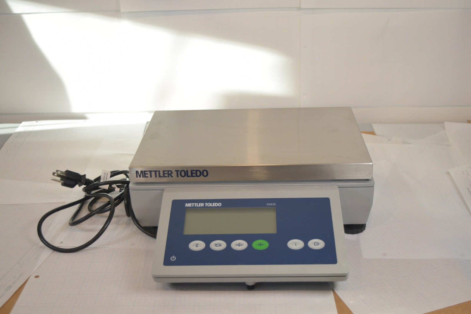 Mettler Toledo ICS425s-15LA/f Bench Scale 15 kg x 0.1 g - Tested, Calibrated