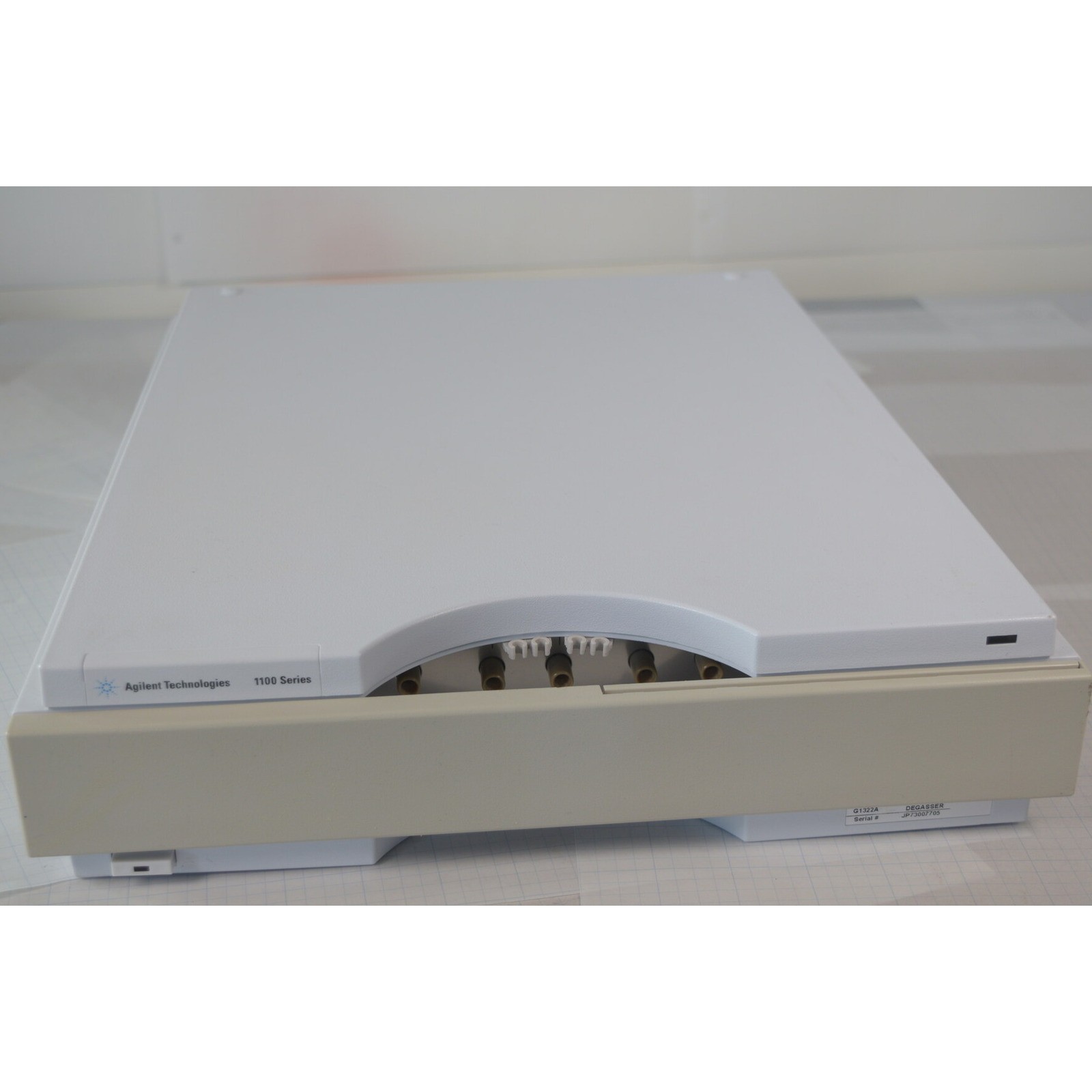 Agilent 1100 Series G1322A 4-Channel Vacuum Degasser - Hose Replaced, Wet-Tested