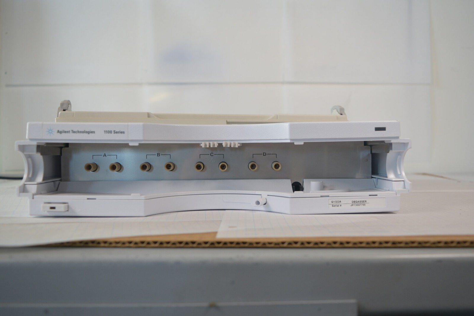 Agilent 1100 Series G1322A 4-Channel Vacuum Degasser - Hose Replaced, Wet-Tested