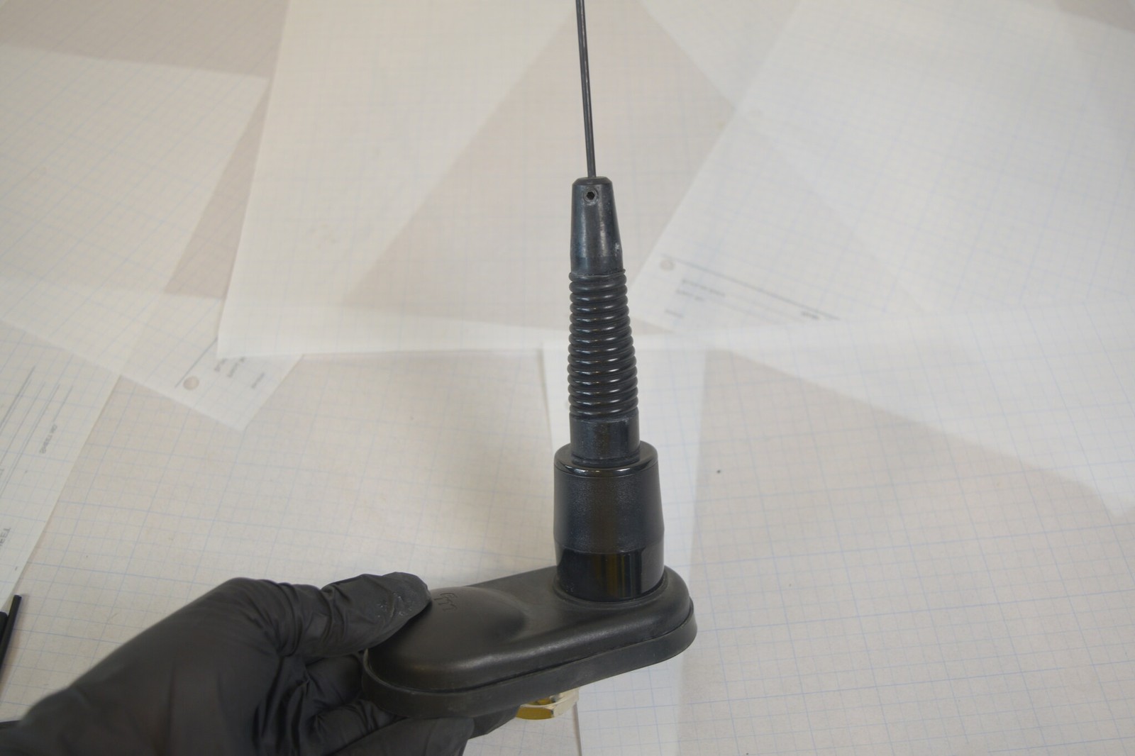 Lot of 2 GPS + Cellular LTE Combo Vehicle Antennas Bolt Mount + Spare Base