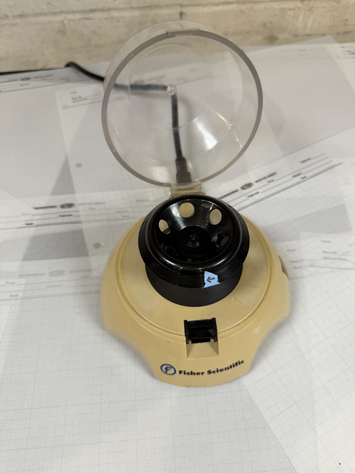 Fisher Scientific Mini Centrifuge 05-090-100 — Spins, Lid Latch Broken (Read)