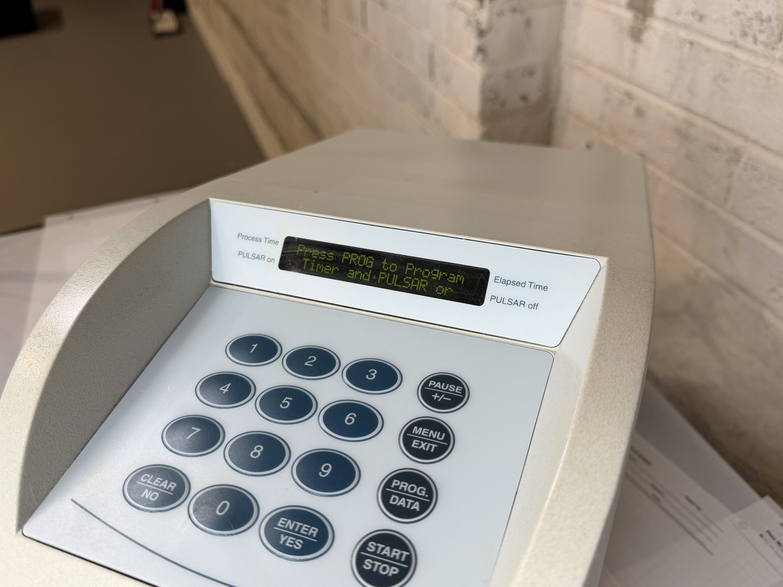 Misonix Sonicator 3000 S3000 Ultrasonic Processor 550W 20kHz — Powers On