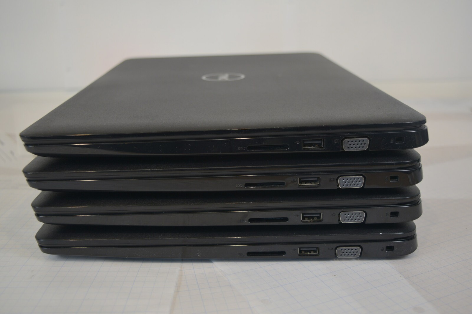 Dell Latitude 3500 15.6" FHD i5 8th Gen 16GB 256GB SSD Win 11 Home - Grade A