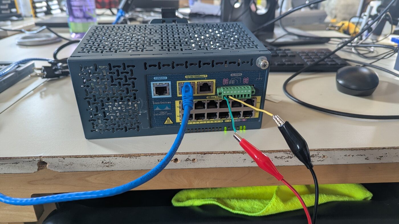 Cisco Catalyst 2955 WS-C2955T-12 Industrial DIN Rail Ethernet Switch - Tested