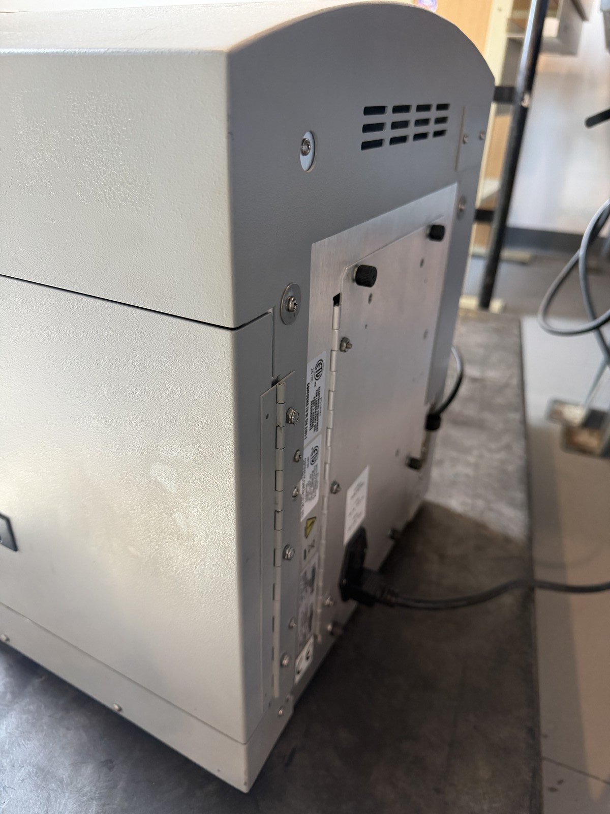 Beckman Coulter Vi-CELL XR Cell Viability Analyzer - Powers On - Sold As-Is