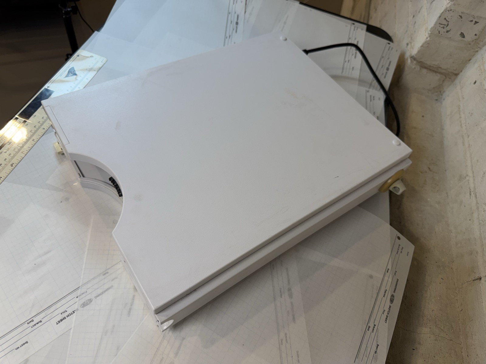 Agilent 1200 G1379B Micro Vacuum Degasser HPLC S/N JP82010996 — Powers On