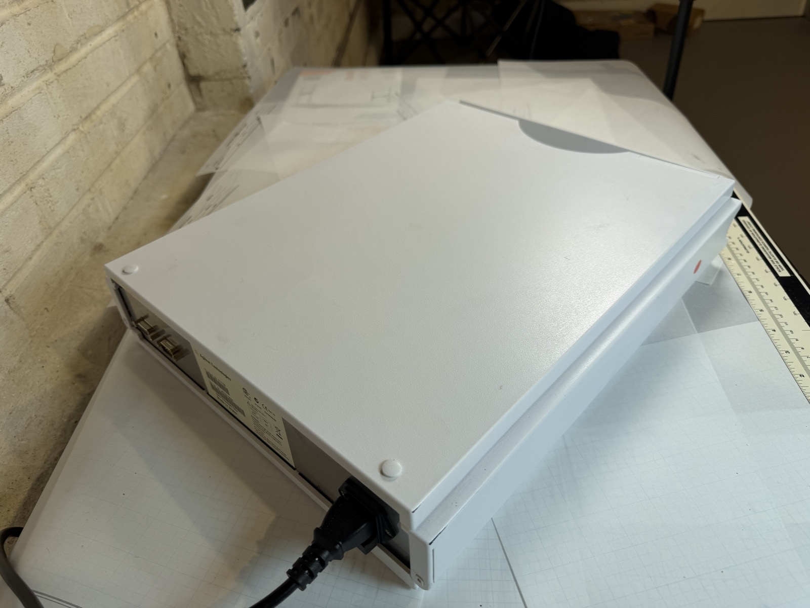 Agilent 1200 G1379B Micro Vacuum Degasser HPLC S/N JP82010098 — Powers On