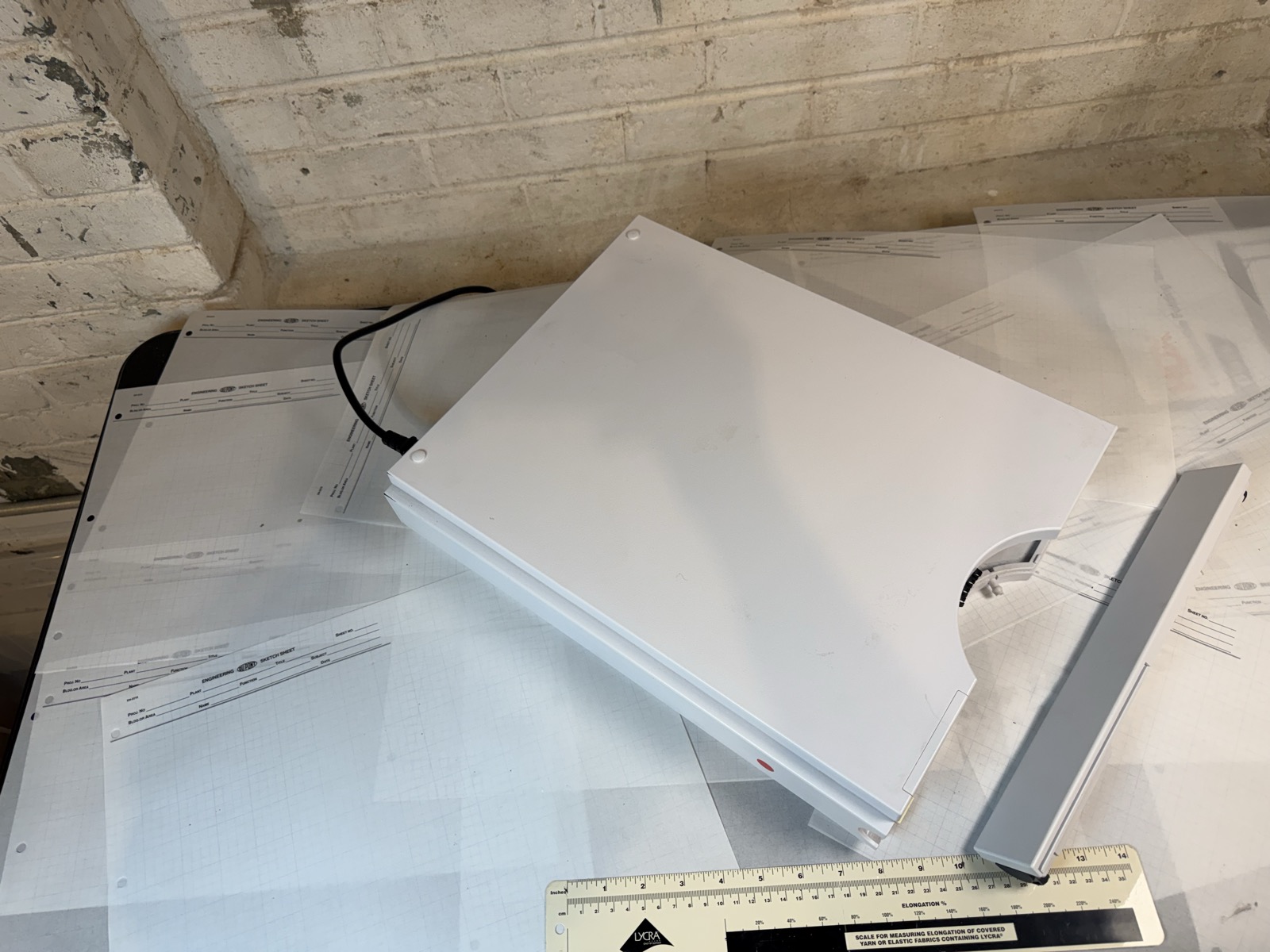 Agilent 1200 G1379B Micro Vacuum Degasser HPLC S/N JP82010098 — Powers On