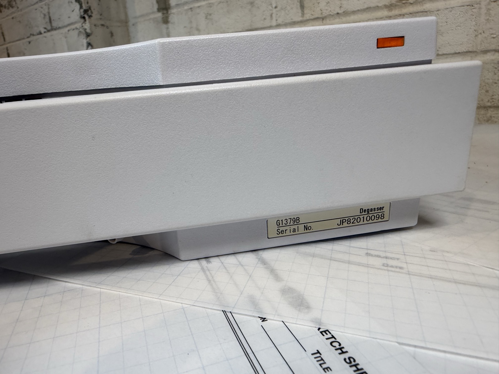 Agilent 1200 G1379B Micro Vacuum Degasser HPLC S/N JP82010098 — Powers On