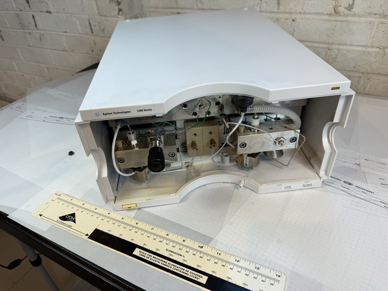Agilent 1200 G1312B Binary Pump SL HPLC S/N DE63058792 — Powers On, Pumps Water