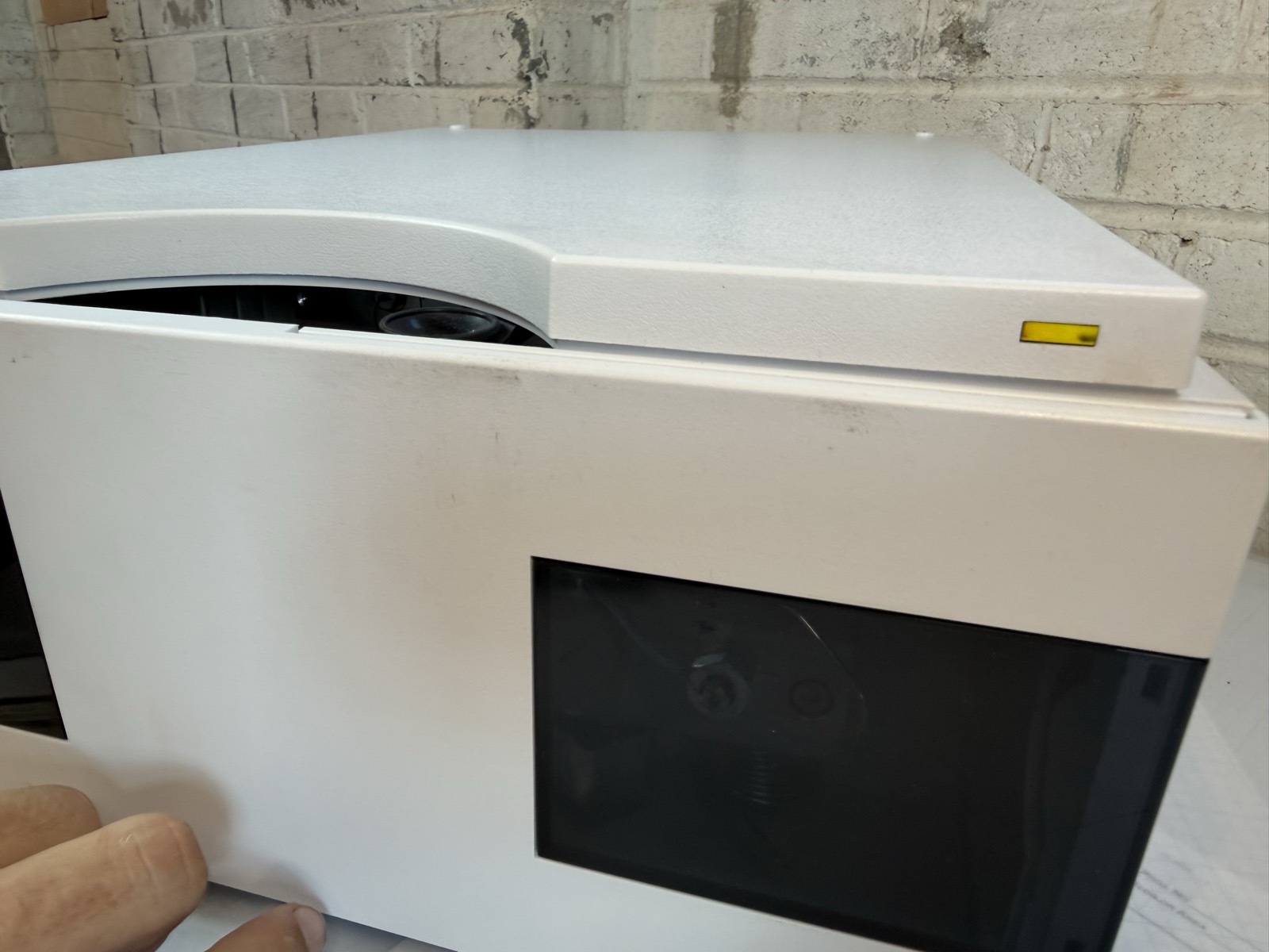 Agilent 1200 G1312B Binary Pump SL HPLC S/N DE63058792 — Powers On, Pumps Water
