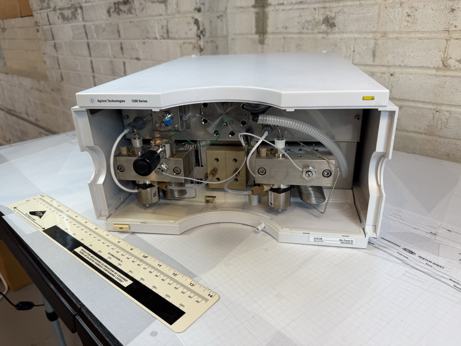 Agilent 1200 G1312B Binary Pump SL HPLC S/N DE63058792 — Powers On, Pumps Water