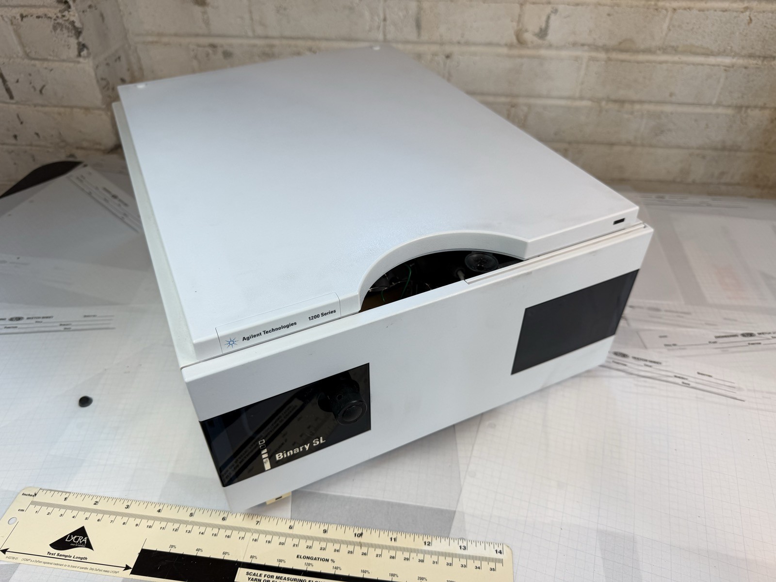 Agilent 1200 G1312B Binary Pump SL HPLC S/N DE63058792 — Powers On, Pumps Water