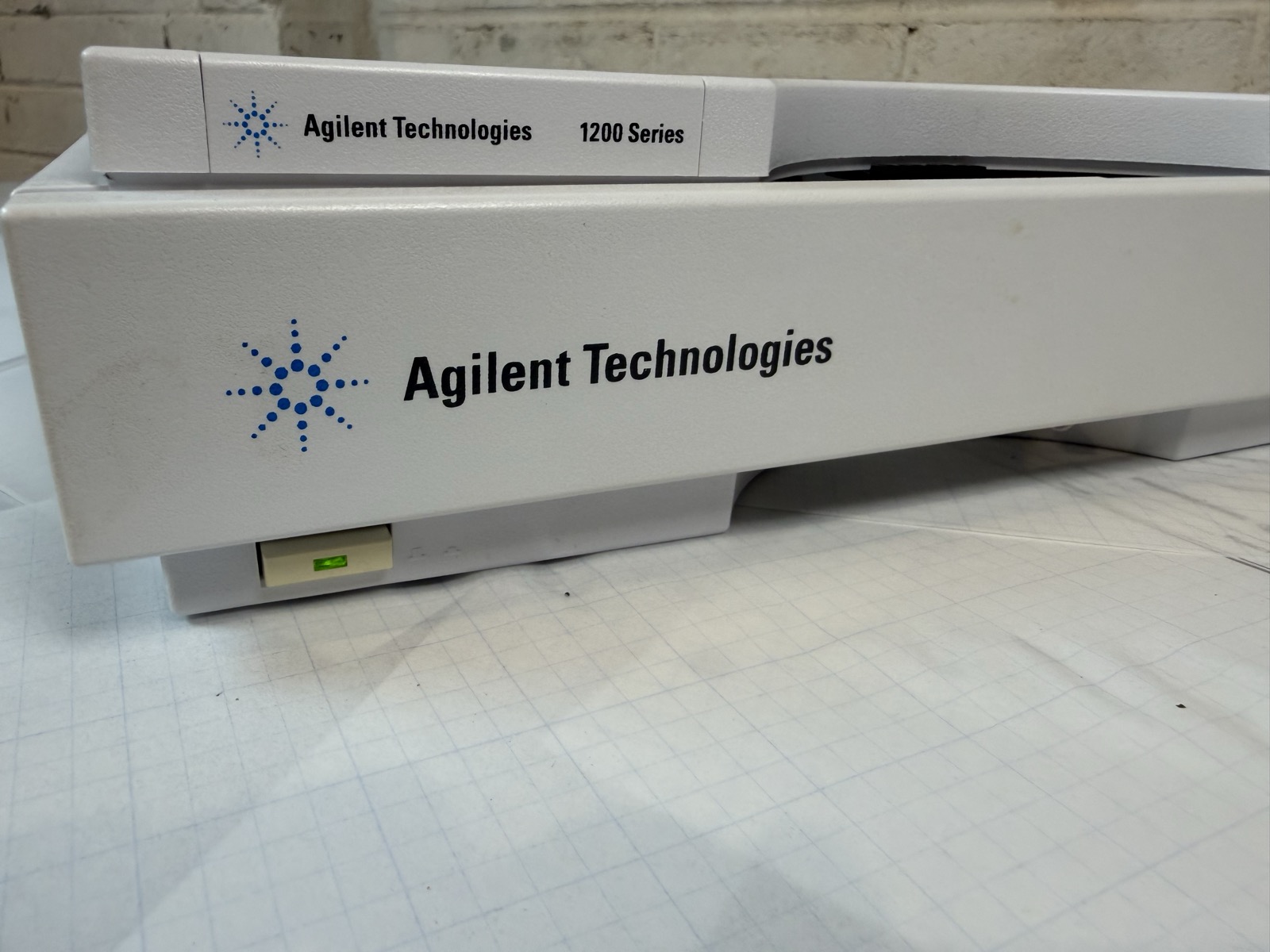 Agilent 1200 G1379B Micro Vacuum Degasser HPLC S/N JP73106900 — Powers On