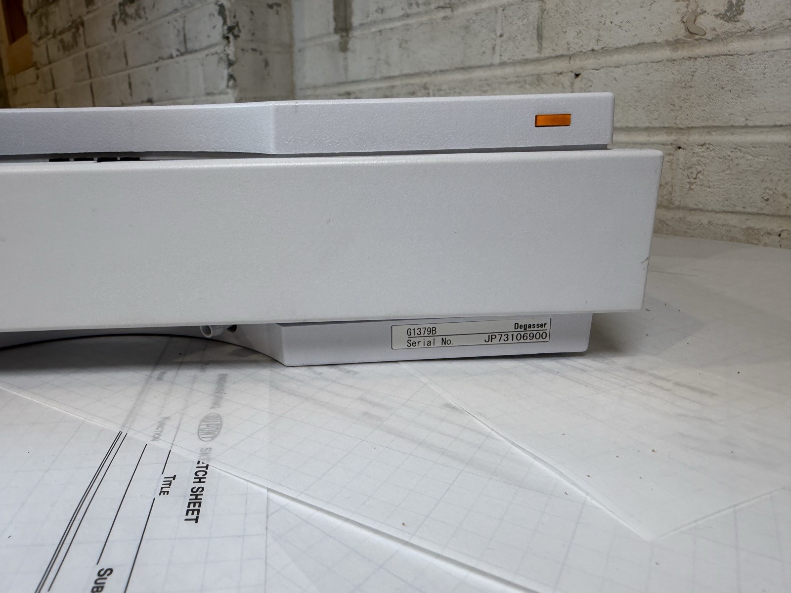 Agilent 1200 G1379B Micro Vacuum Degasser HPLC S/N JP73106900 — Powers On