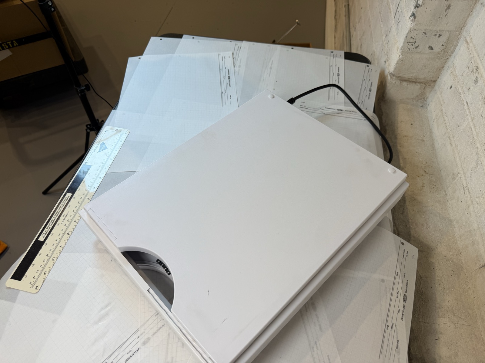 Agilent 1200 G1379B Micro Vacuum Degasser HPLC S/N JP73106900 — Powers On