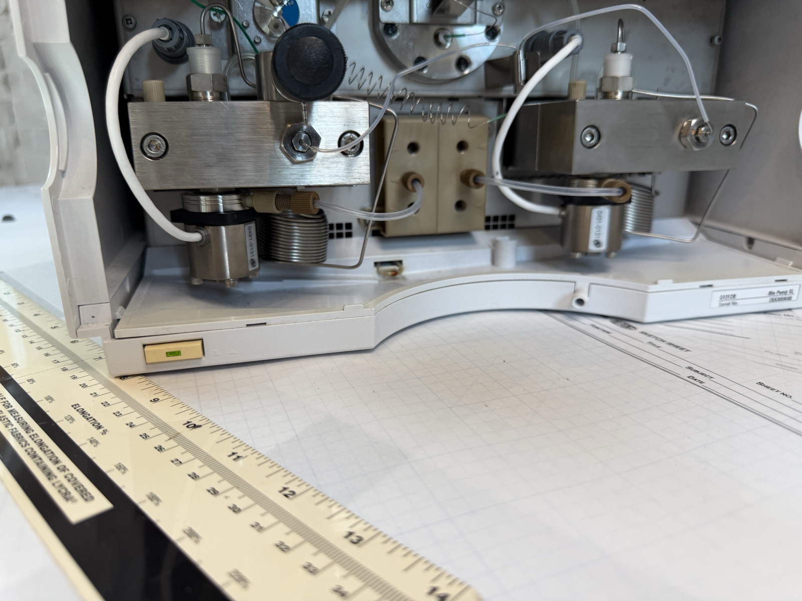 Agilent 1200 G1312B Binary Pump SL HPLC S/N DE63059088 — Powers On, Pumps Water